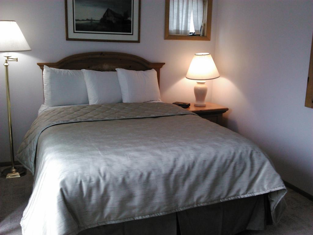 Hilltop Inn Fish Creek Room photo